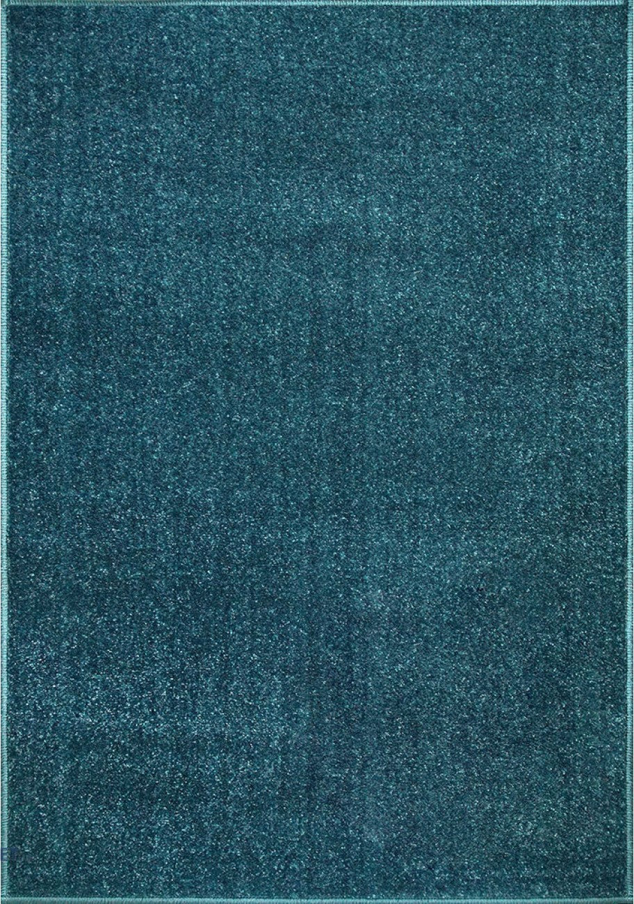Detaliu covor albastru textura moale si fina, covor modern pentru living si dormitor, rezistent si usor de intretinut
