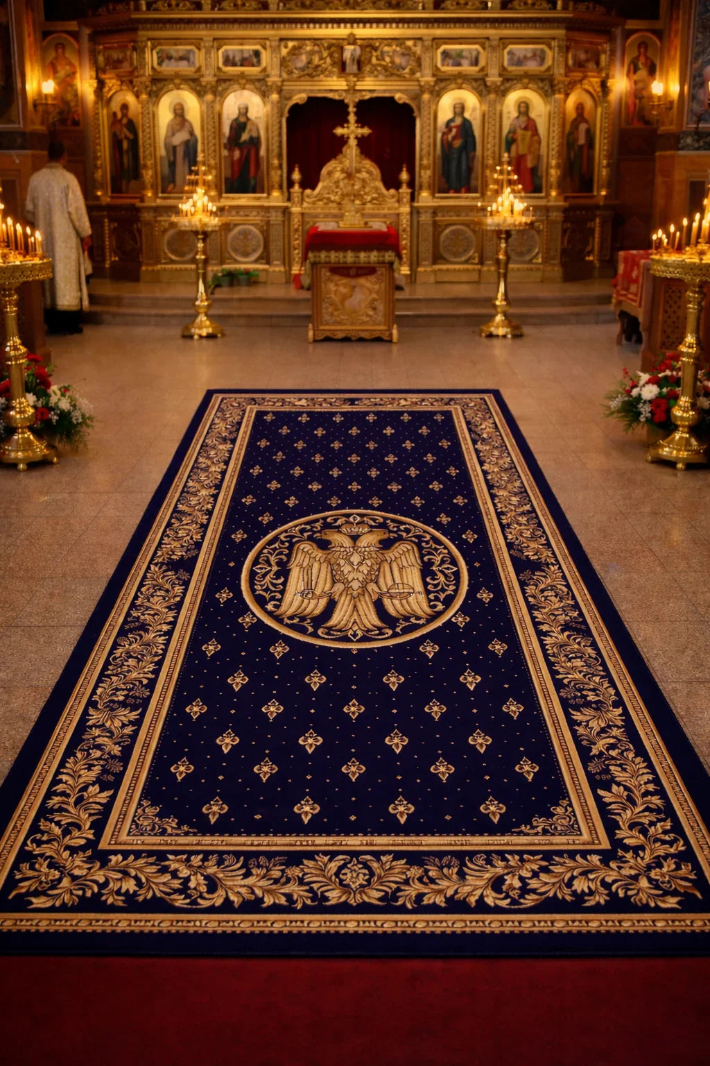 Covor bisericesc albastru asezat in biserica, cu model traditional ortodox
