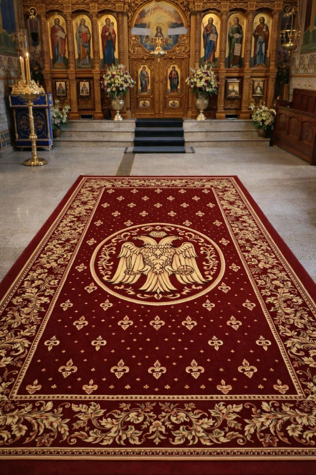 Covor bisericesc grena asezat in biserica, potrivit pentru altar si naos