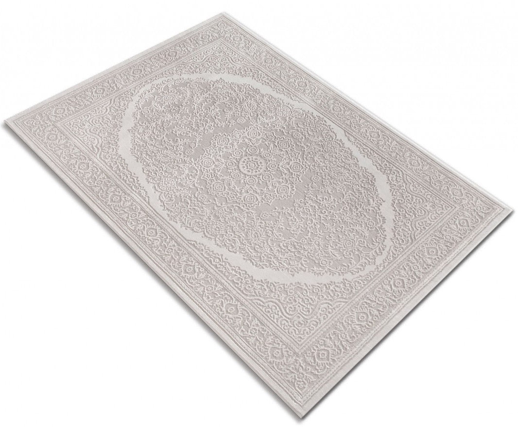Covor clasic crem cu textura fina si model ornamental, aspect rafinat si premium