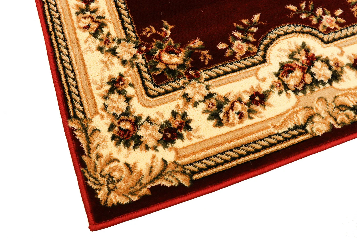 Margine covor clasic floral grena, finisaj atent si aspect elegant