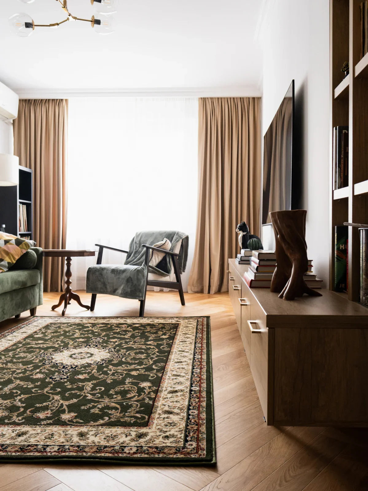 covor-clasic-floral-verde-in-living