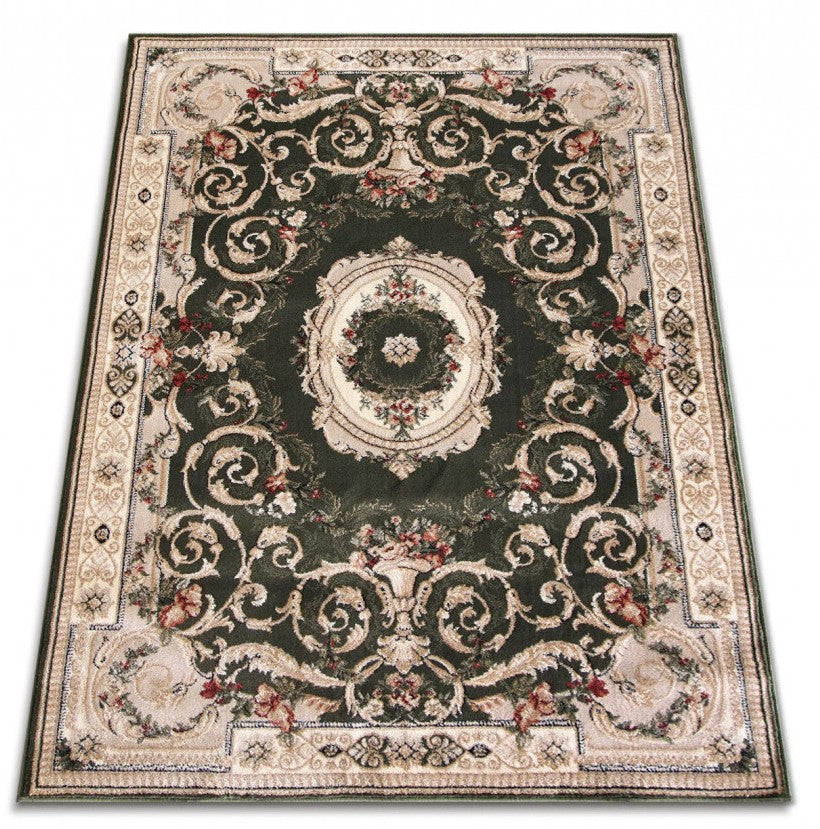 Covor clasic floral verde, vedere din unghi cu detalii ornamentale