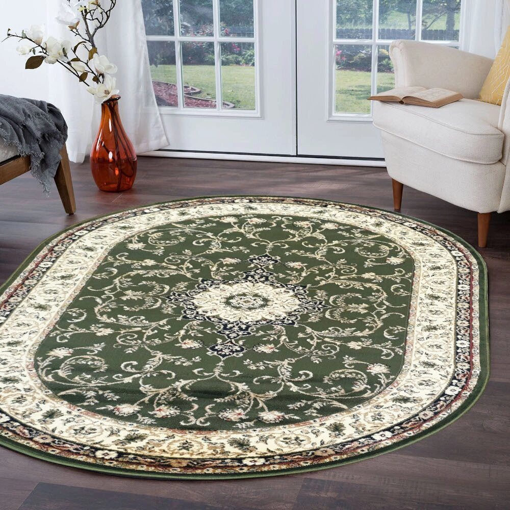 Covor clasic oval verde integrat într-un decor elegant de interior