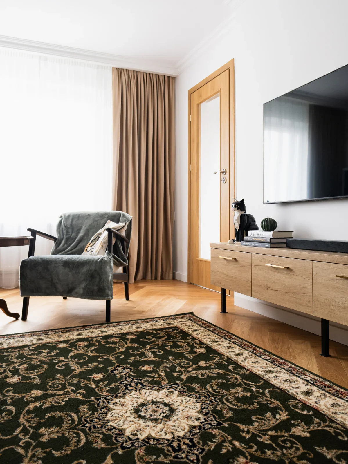 covor-clasic-verde-in-interior