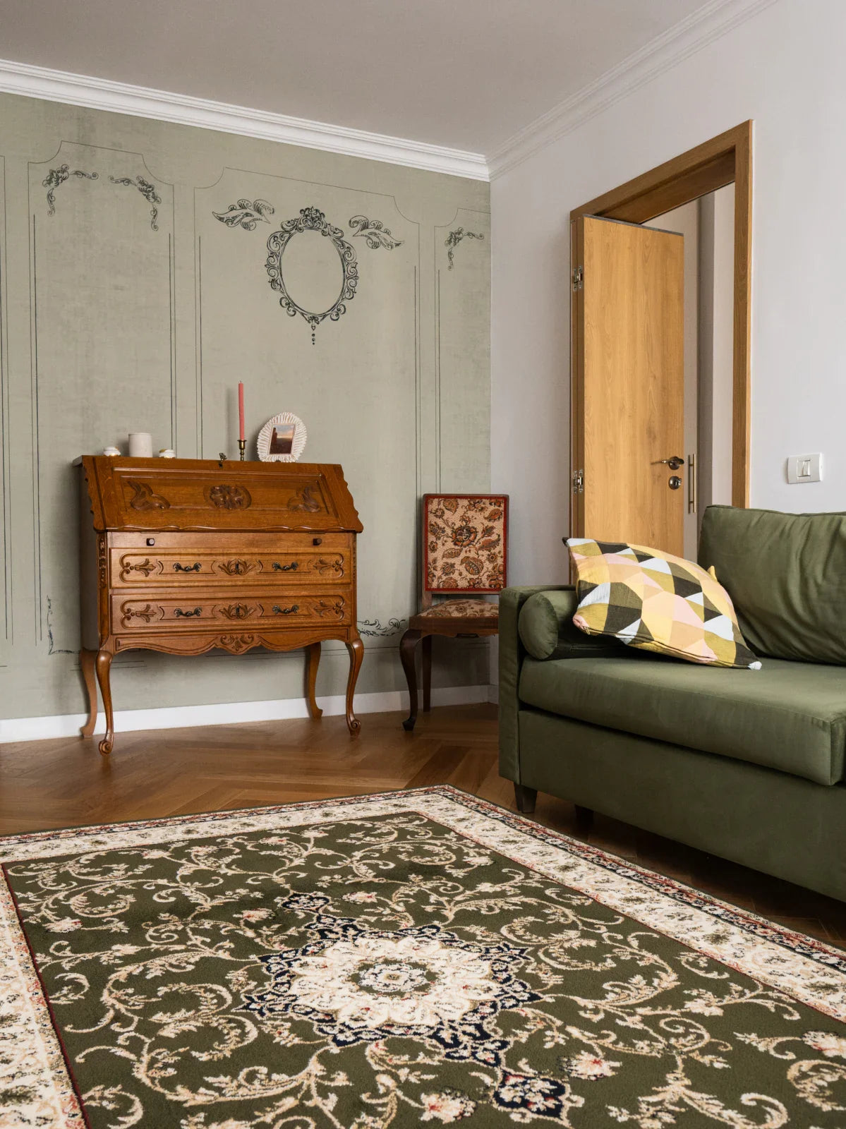 covor-clasic-verde-in-living