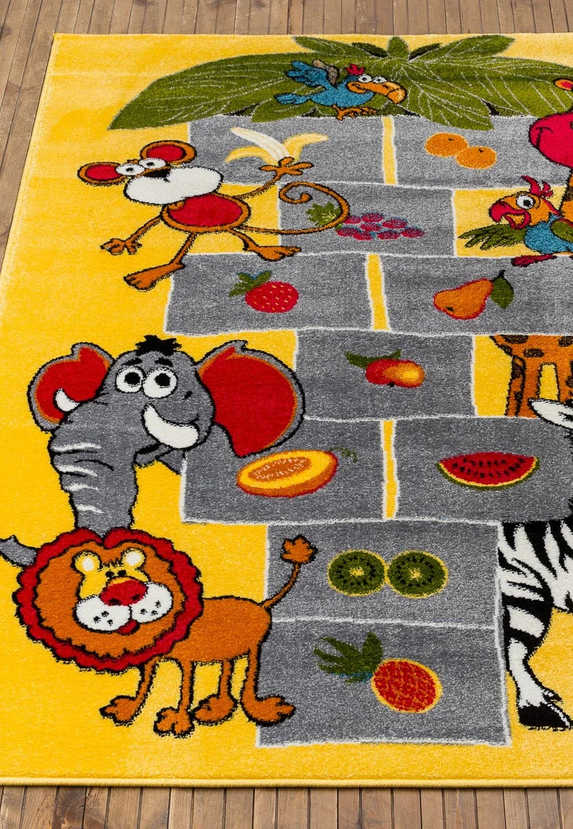 Covor copii cu animale safari colorate pe fundal galben, covor camera copii vesel si rezistent pentru utilizare zilnica