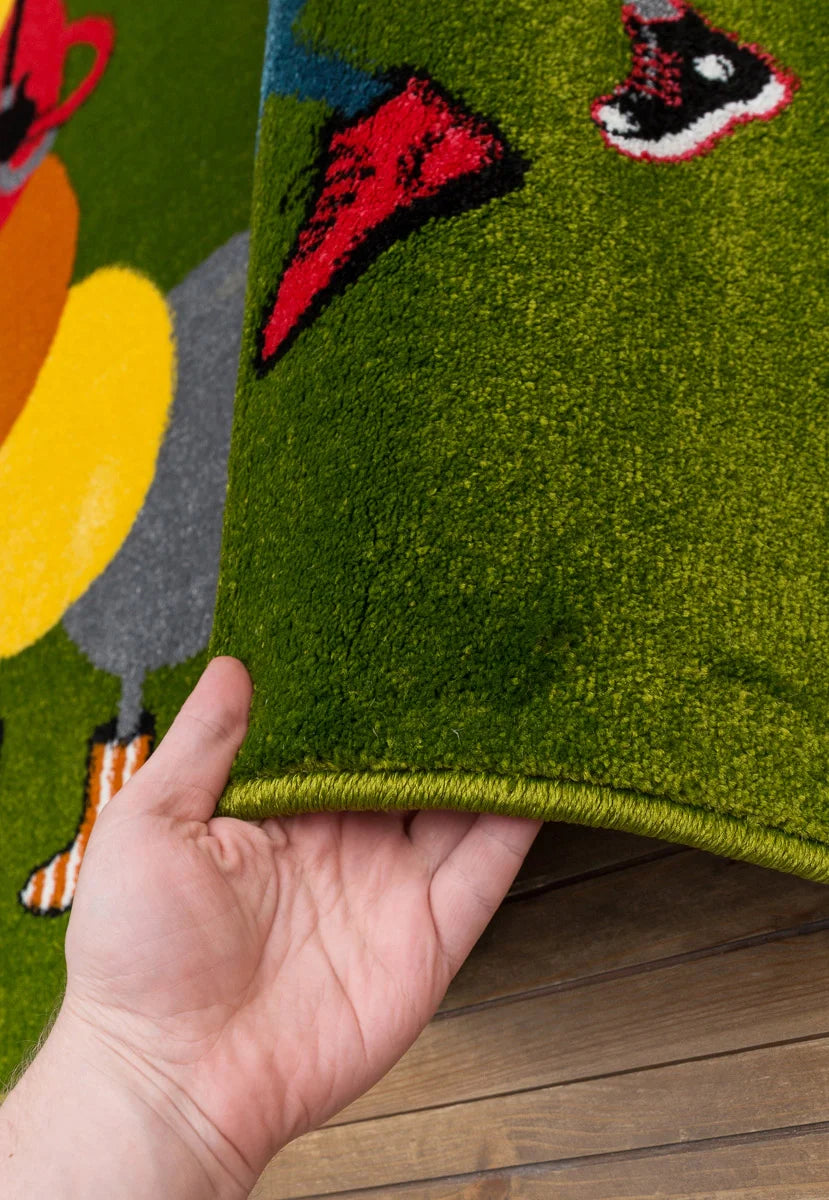 Detaliu covor copii verde cu cifre colorate, design educativ si atractiv pentru camera copilului