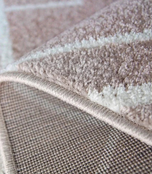Covor living crem cu backing antiderapant, design modern si finisaj premium