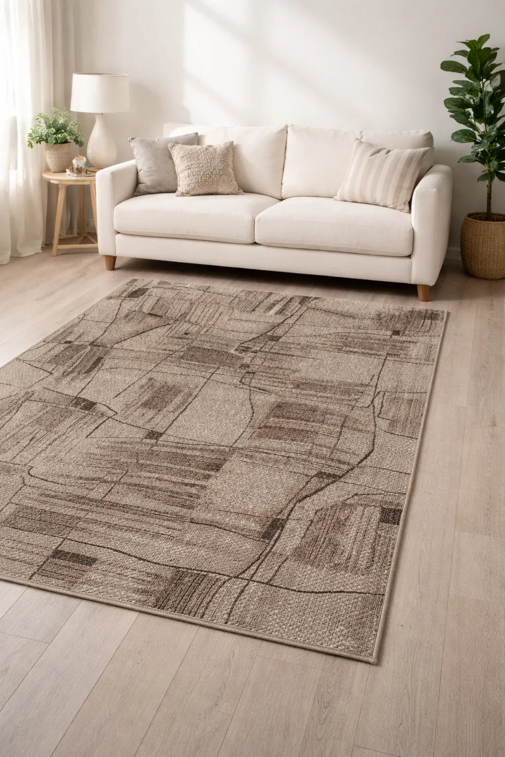 Covor living modern bej maro cu design elegant, ideal pentru amenajari moderne si confortabile