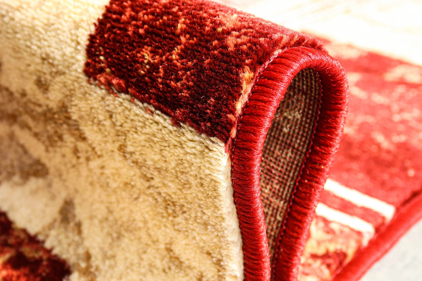 Textura covor modern geometric grena, fibre placute la atingere