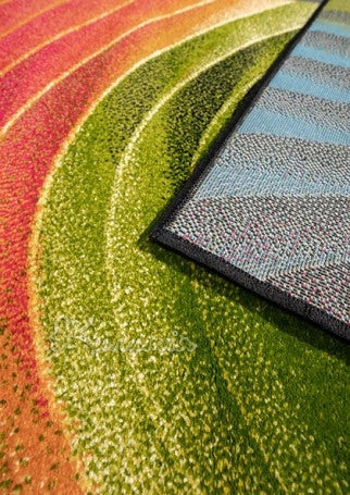 Detaliu covor modern multicolor cu textura premium si finisaj elegant pentru living