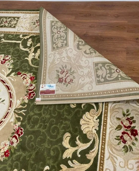 detaliu colt si model decorativ covor clasic verde Lotos 542