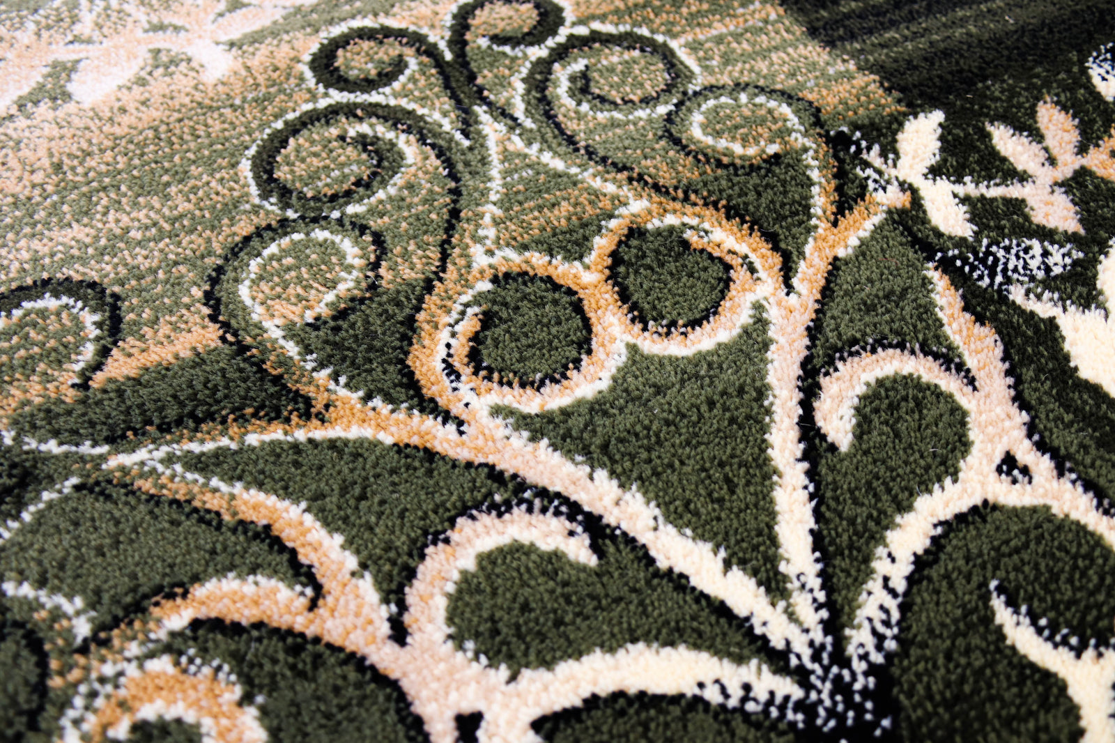 Detaliu material covor modern floral, culoare verde