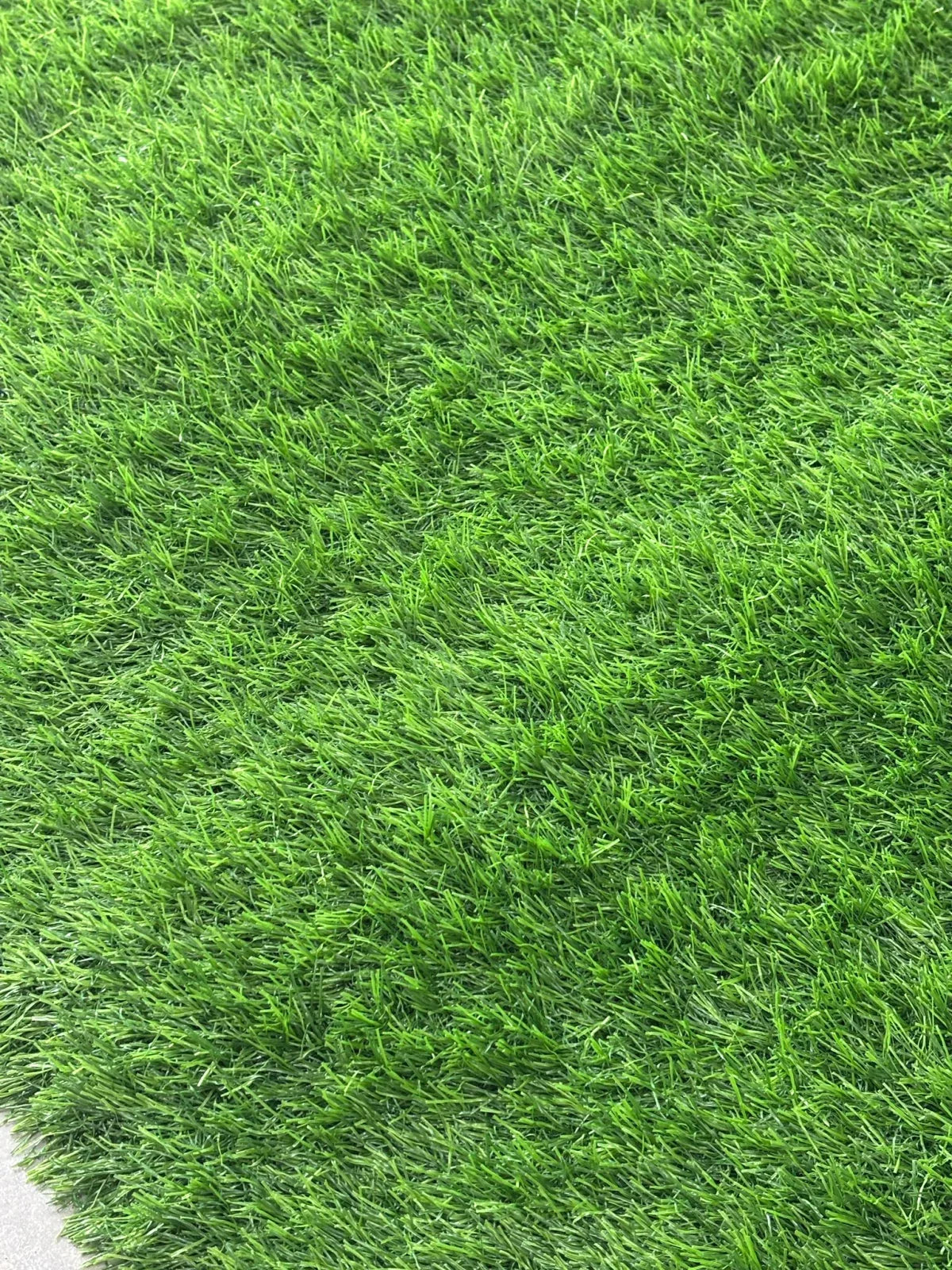 Textura apropiata gazon artificial 30 mm verde, covor iarba artificiala pentru terasa