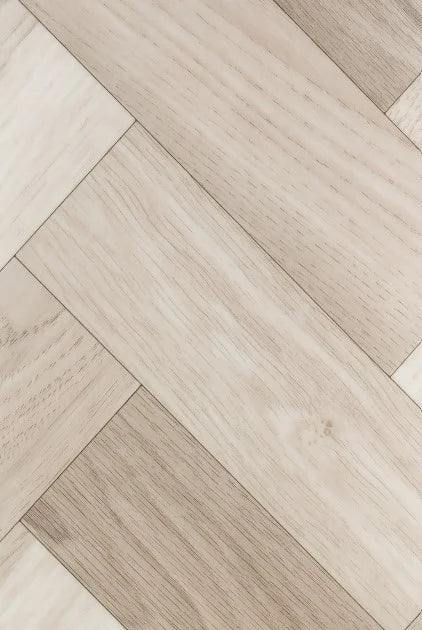 Detaliu linoleum PVC crem bej cu textura lemn si model herringbone, aspect natural si modern