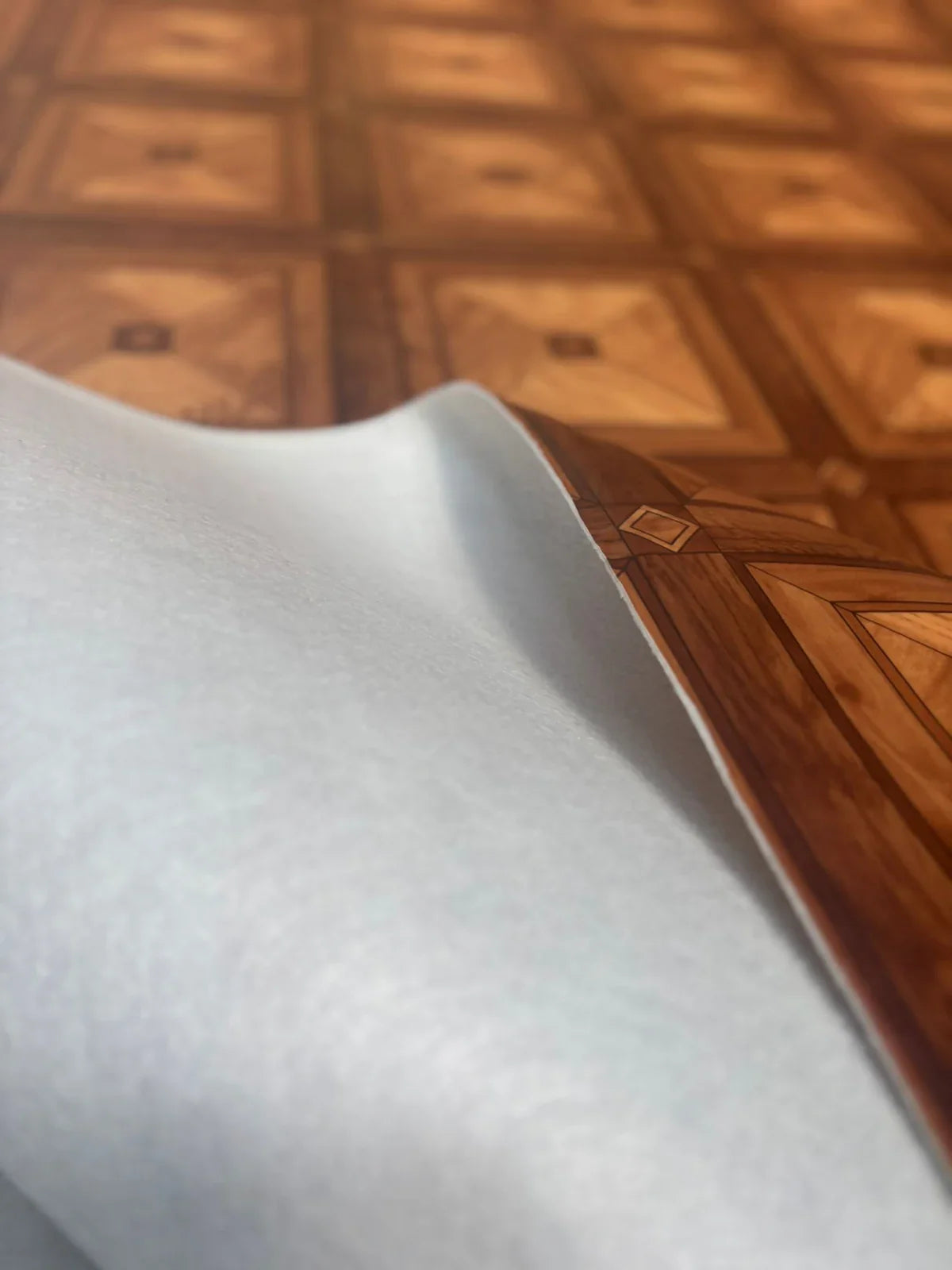 Linoleum PVC maro material durabil si flexibil, ideal pentru trafic zilnic