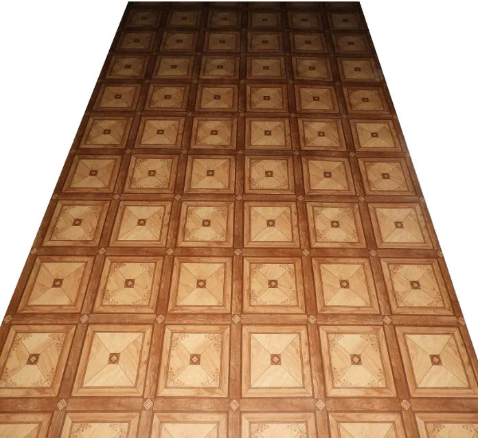 Detaliu linoleum PVC maro cu textura lemn si model clasic elegant