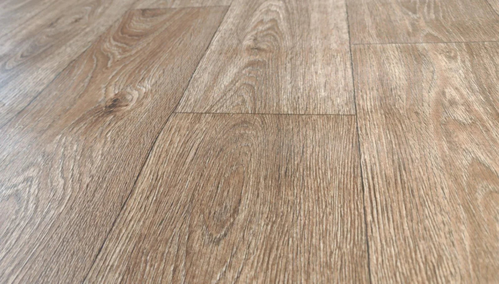 Linoleum PVC model lemn pentru pardoseala rezidentiala, aspect cald si usor de intretinut