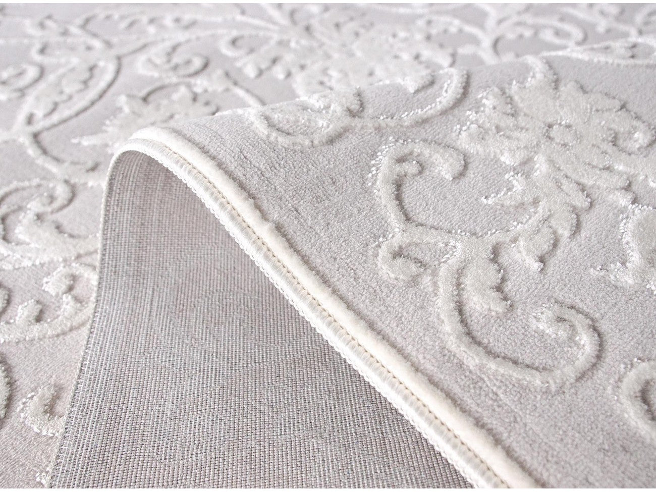Margine traversa alba cu finisaj elegant si textura durabila