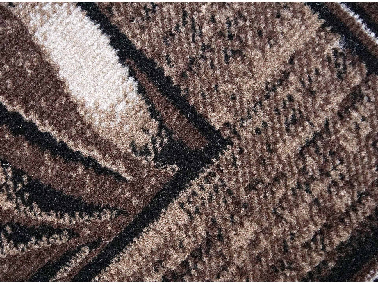 textura-covor-modern-maro-model-floral