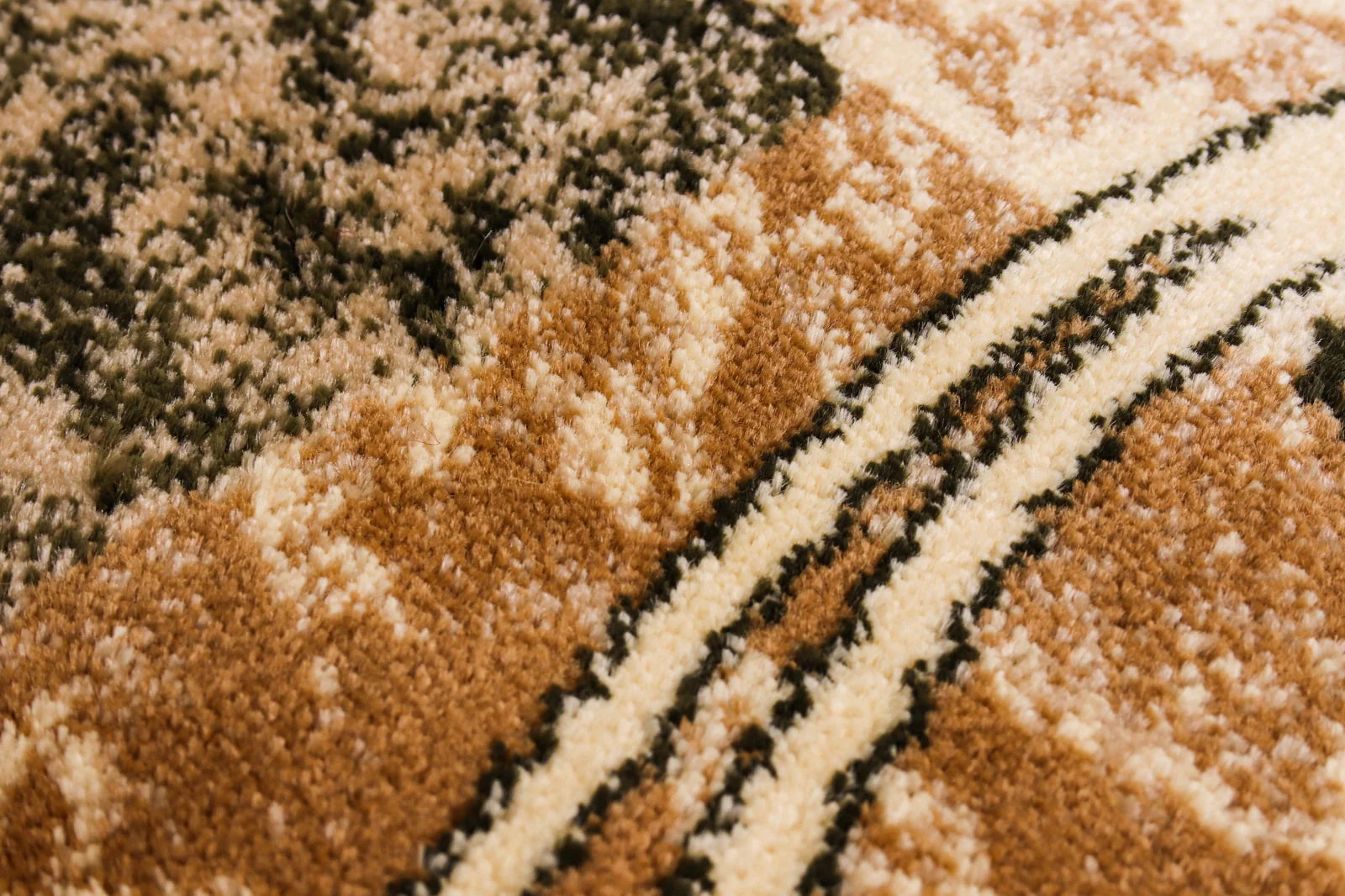 Textura covor verde cu fir scurt dens material rezistent la uzura zilnica si usor de intretinut