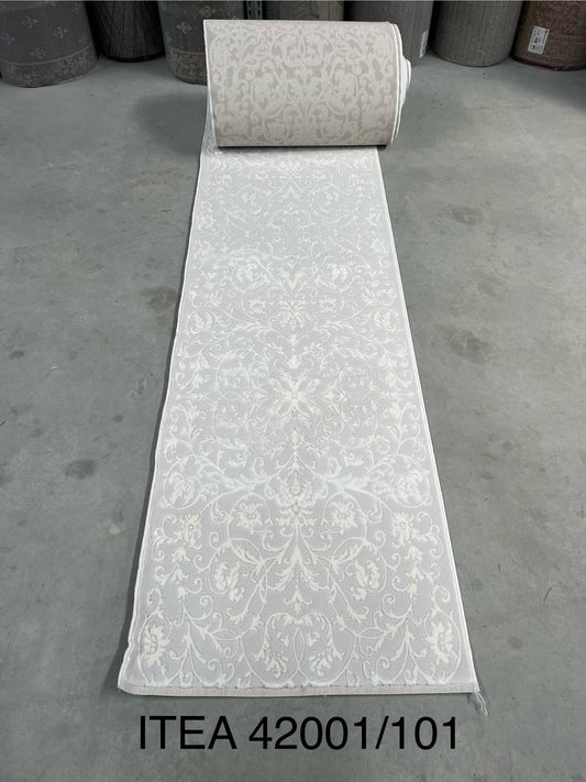 Traversa alba pentru hol cu design modern si aspect rafinat