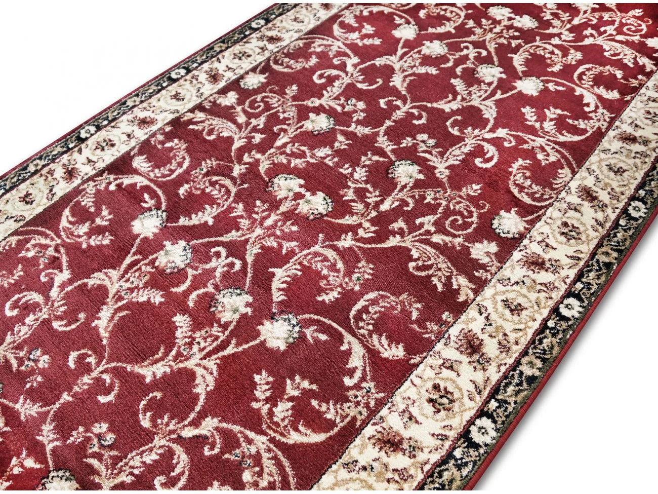 Detaliu bordura traversa clasica grena cu model floral traditional pentru hol