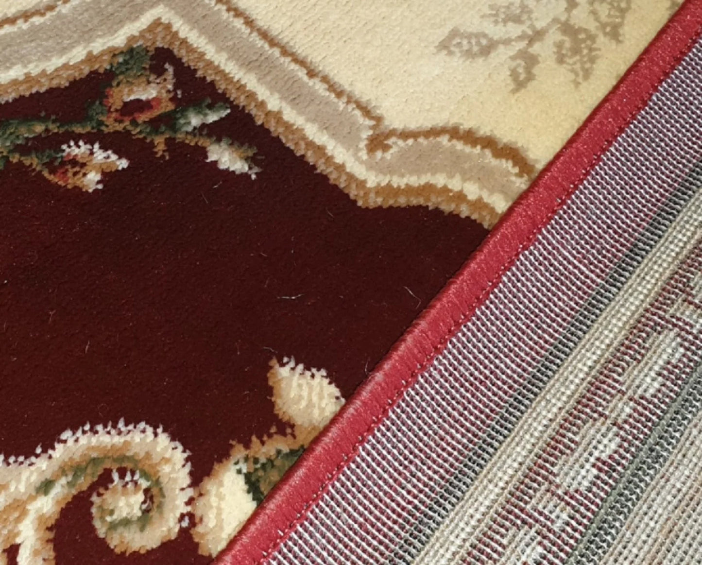 Covor traversa clasic grena cu bordura decorativa si model floral traditional pentru hol