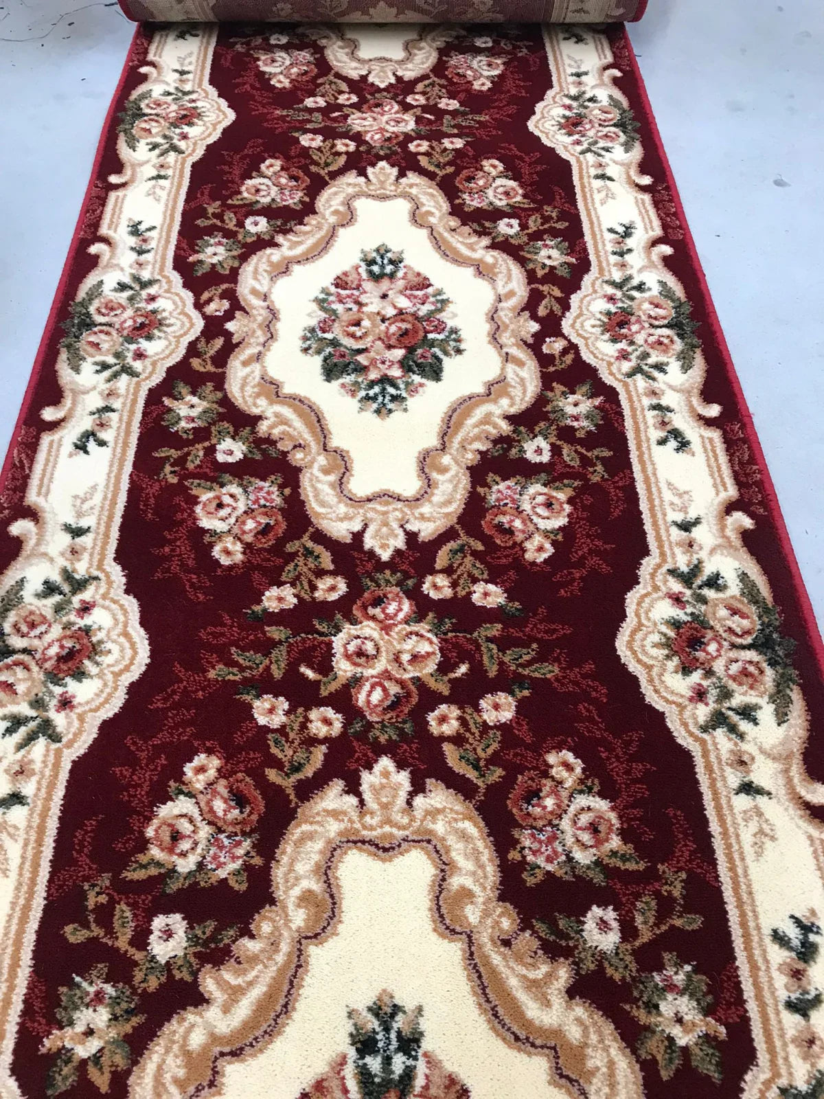 traversa-covor-grena-lunga-hol-traditional-elegant