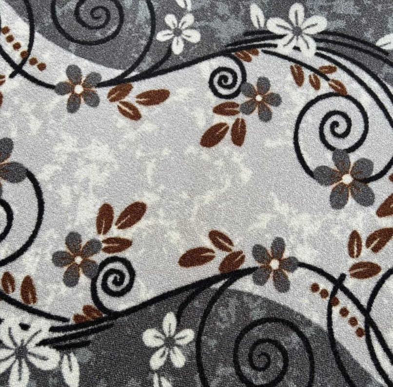 Detaliu textura traversa covor gri floral, material rezistent si usor de intretinut