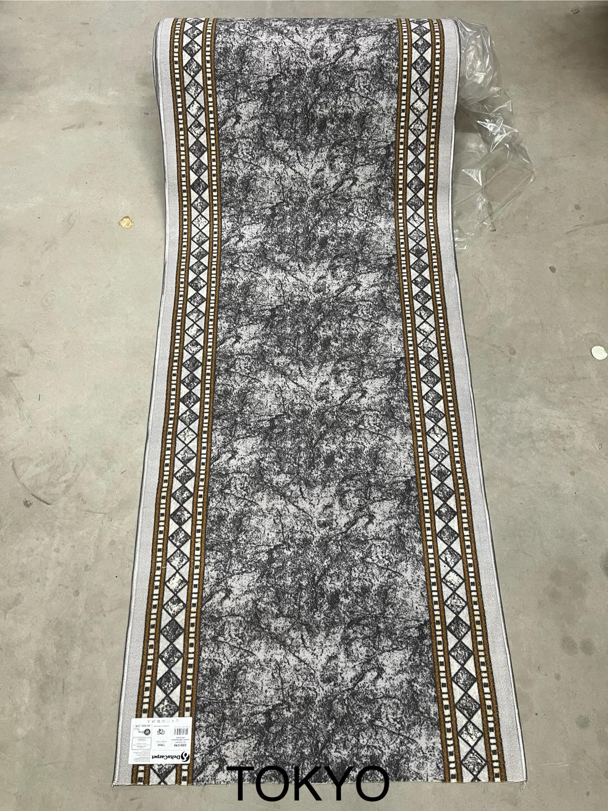 Traversa covor gri pentru hol lung, model modern elegant, rezistenta cu suport pasla