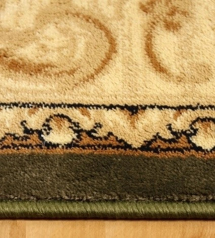 Traversa covor verde crem cu bordura decorativa clasica ideala pentru hol si culoar